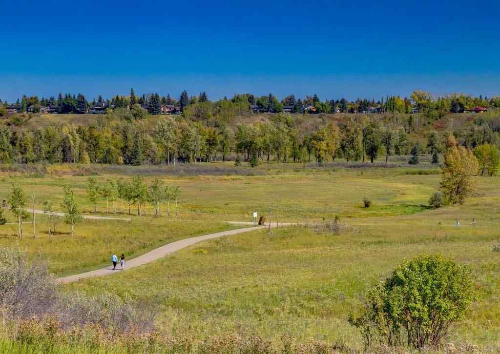 MLS® A2259285 - 212 Midlawn Close SE in Midnapore Calgary, Residential