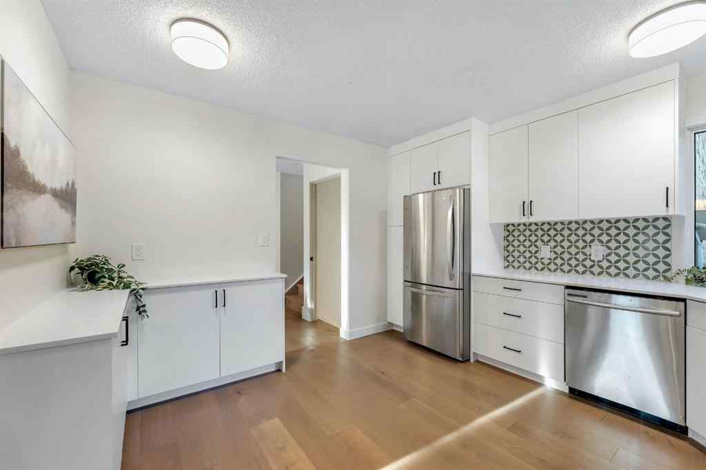 MLS® A2259285 - 212 Midlawn Close SE in Midnapore Calgary, Residential