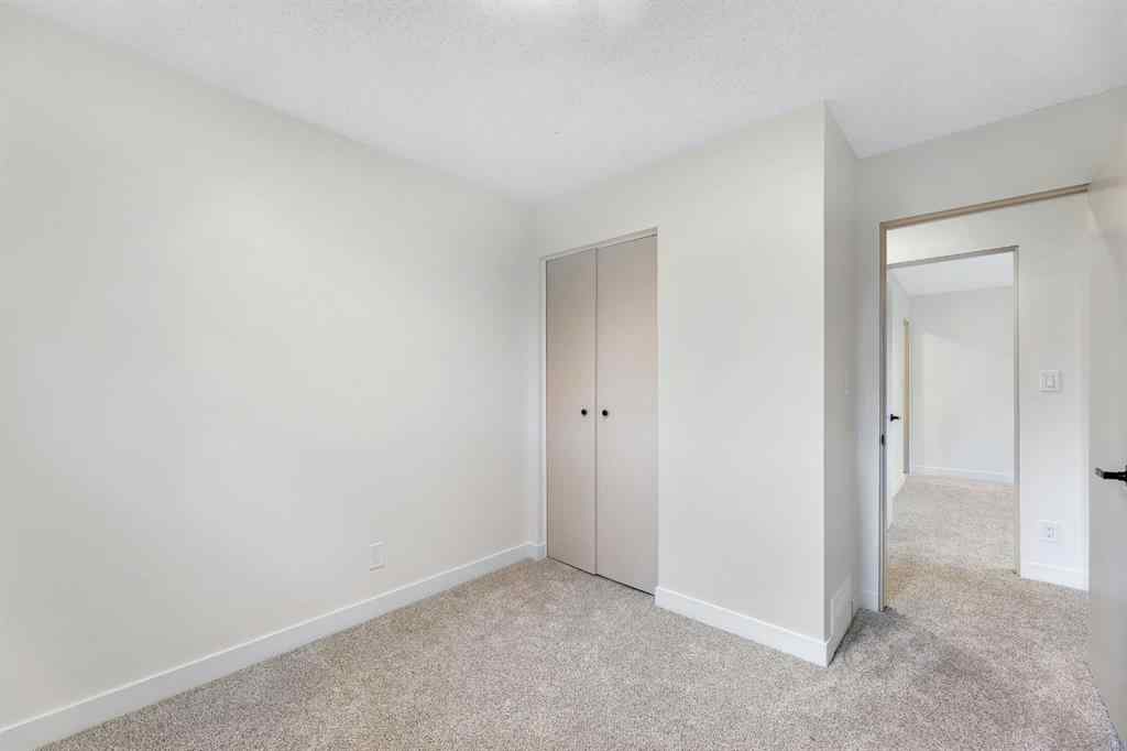 MLS® A2259285 - 212 Midlawn Close SE in Midnapore Calgary, Residential