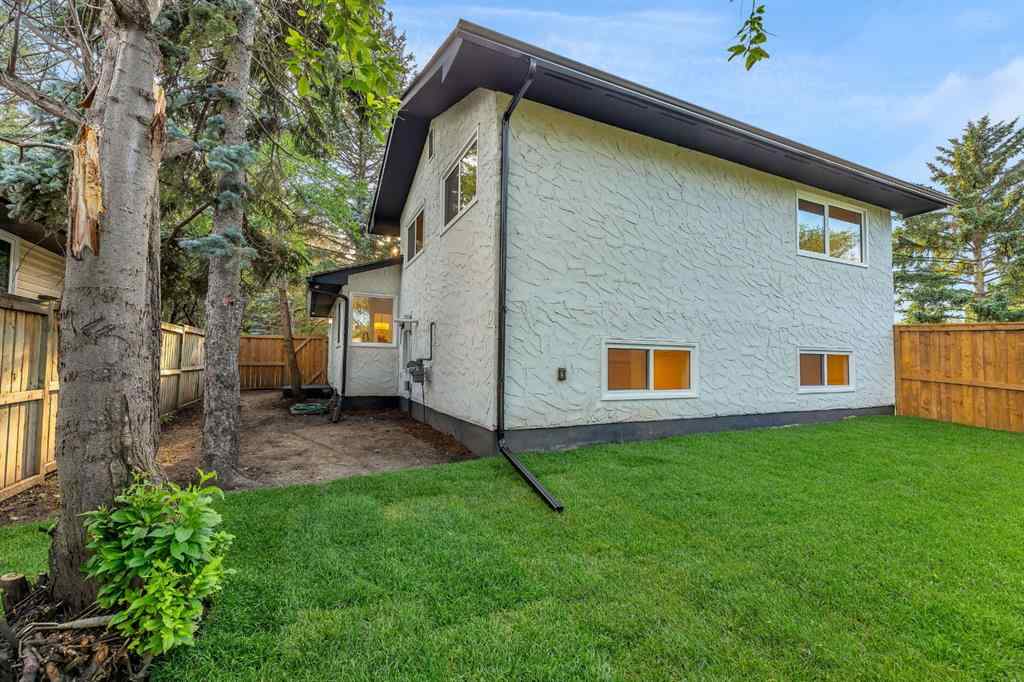MLS® A2259285 - 212 Midlawn Close SE in Midnapore Calgary, Residential