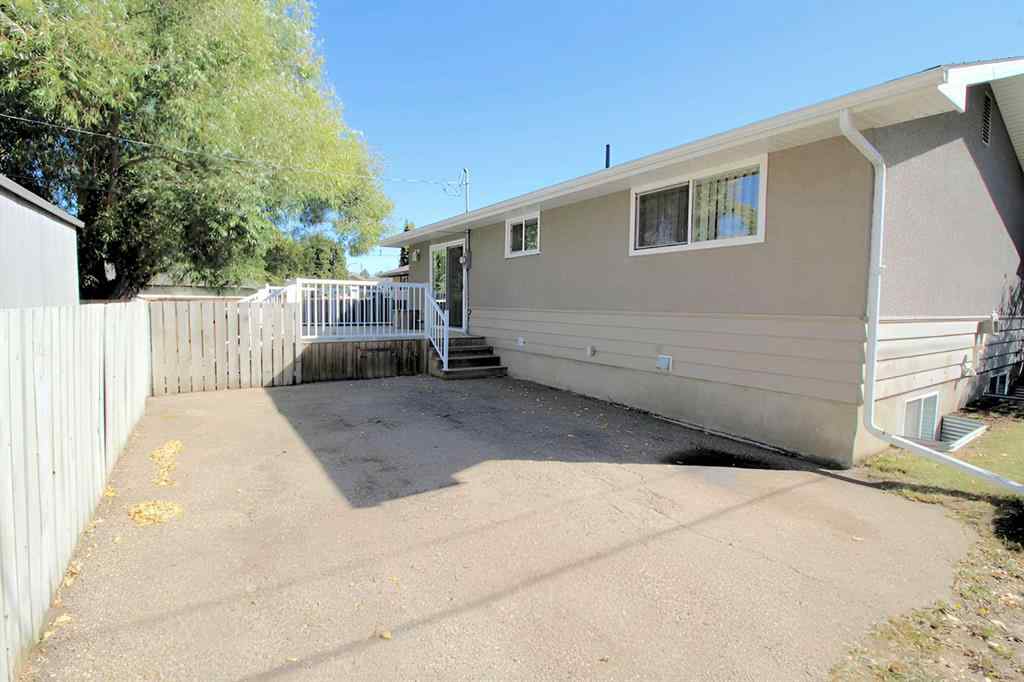 MLS® A2259295 - 2 Forest Close  in Fairview Red Deer, Residential