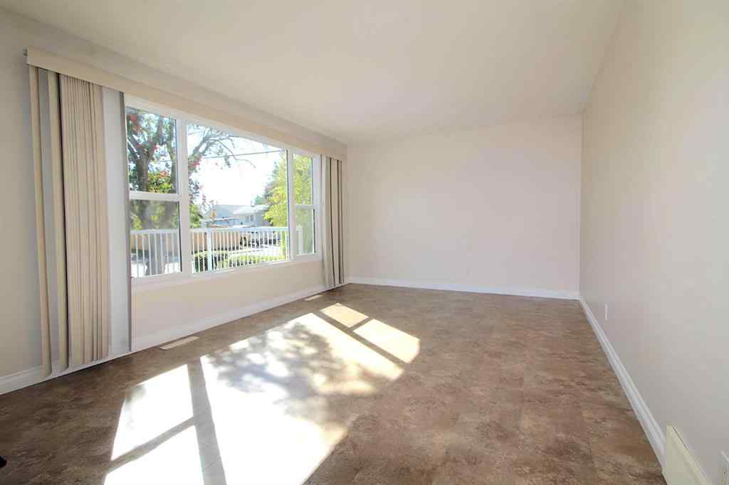 MLS® A2259295 - 2 Forest Close  in Fairview Red Deer, Residential
