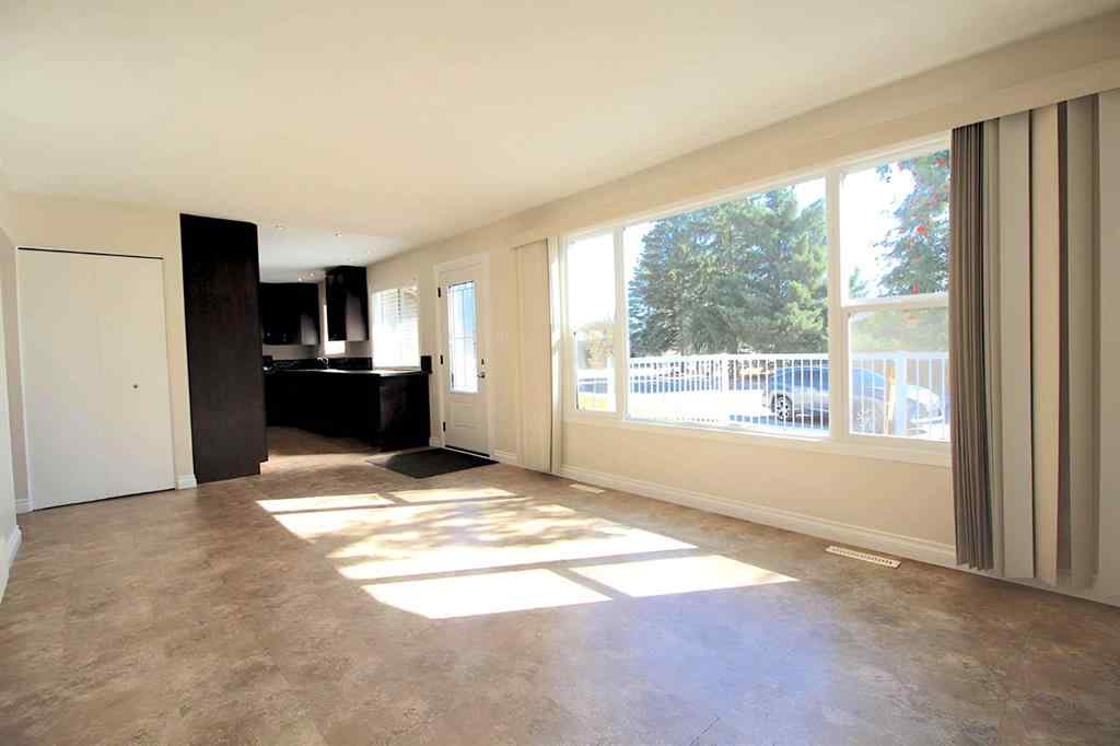 MLS® A2259295 - 2 Forest Close  in Fairview Red Deer, Residential