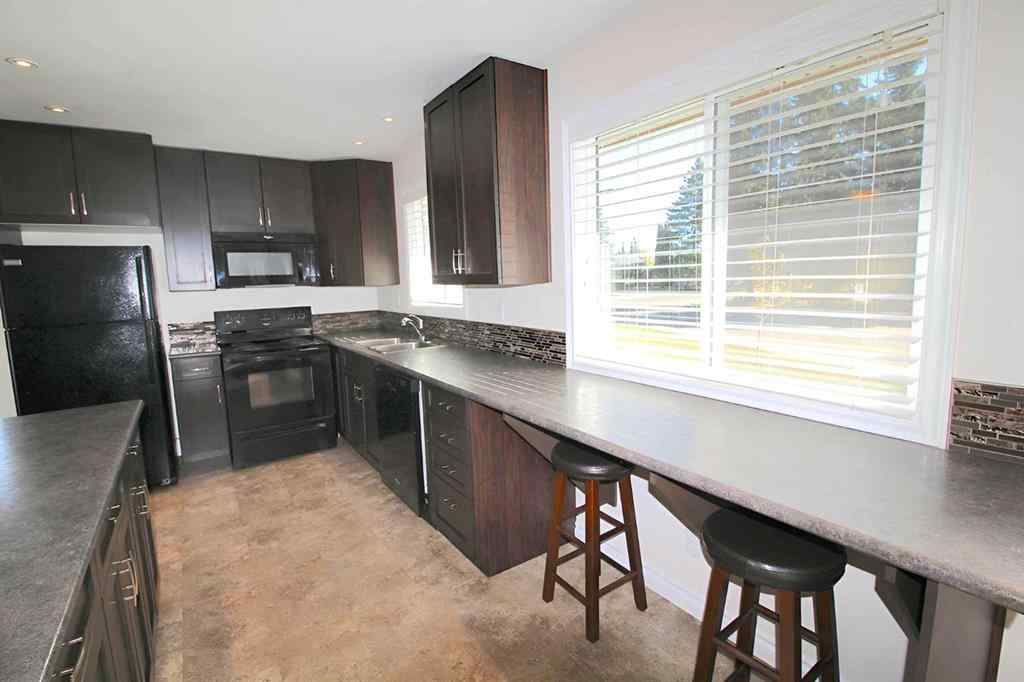 MLS® A2259295 - 2 Forest Close  in Fairview Red Deer, Residential