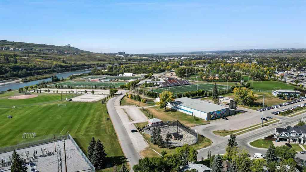 MLS® A2259319 - 1604 46 Street NW in Montgomery Calgary, Residential