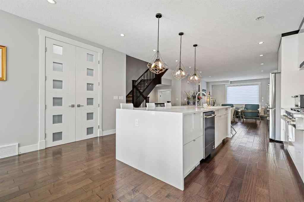 MLS® A2259319 - 1604 46 Street NW in Montgomery Calgary, Residential