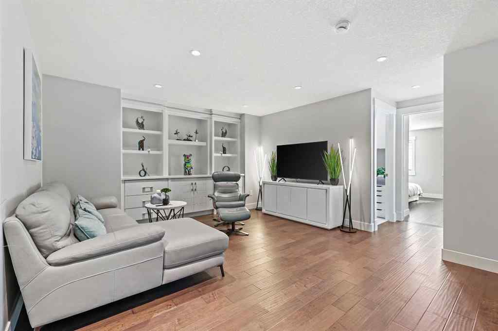 MLS® A2259319 - 1604 46 Street NW in Montgomery Calgary, Residential