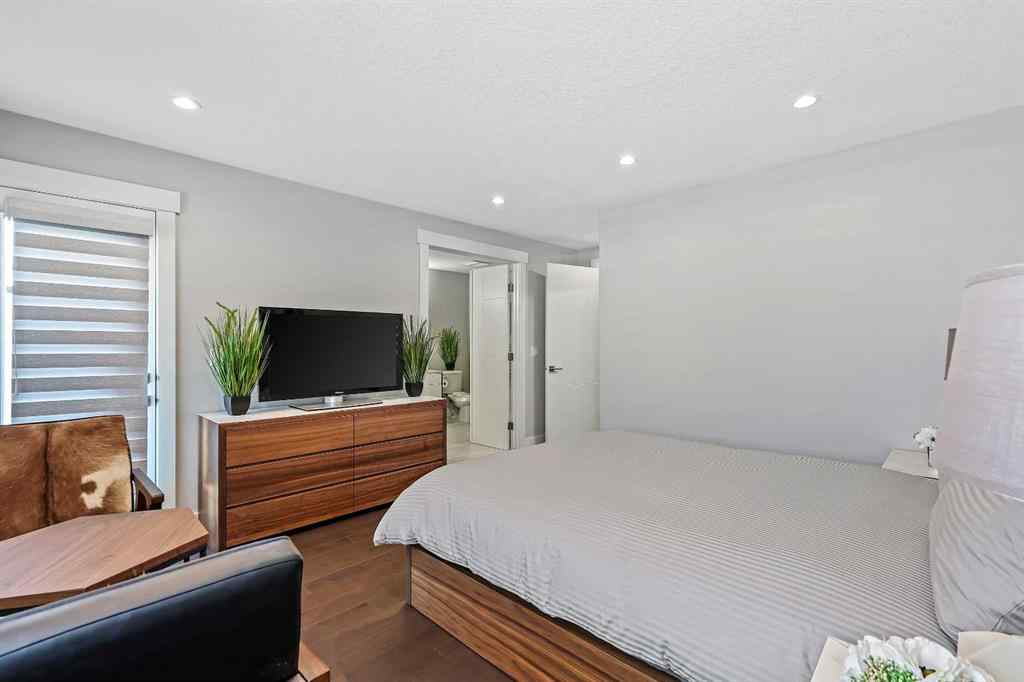 MLS® A2259319 - 1604 46 Street NW in Montgomery Calgary, Residential