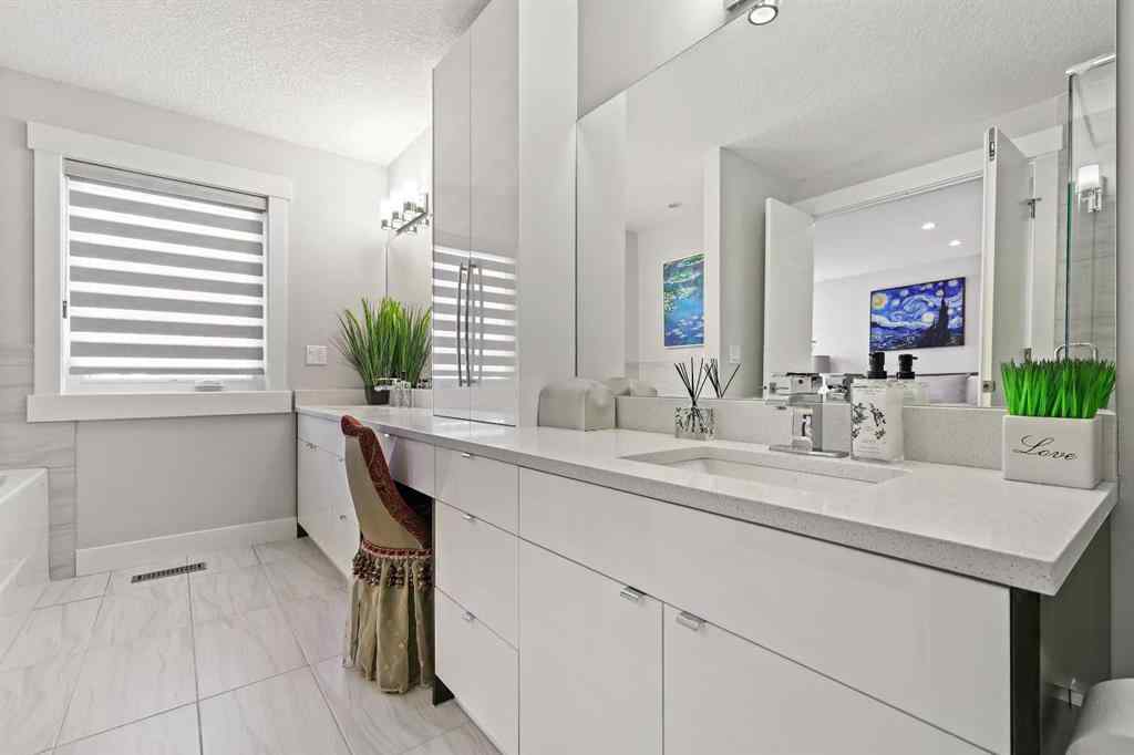 MLS® A2259319 - 1604 46 Street NW in Montgomery Calgary, Residential