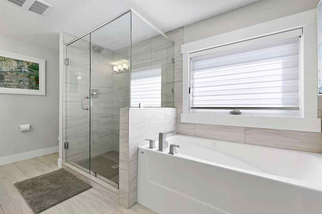 MLS® A2259319 - 1604 46 Street NW in Montgomery Calgary, Residential