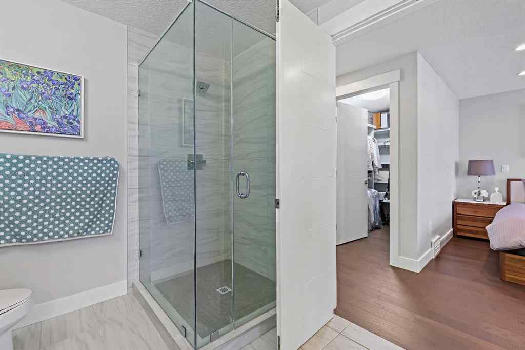 MLS® A2259319 - 1604 46 Street NW in Montgomery Calgary, Residential