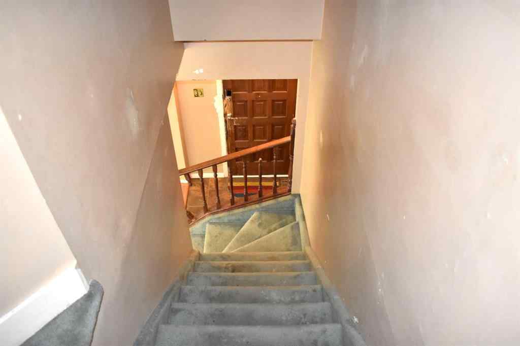 MLS® A2259320 - 7616 34 Avenue NW in Bowness Calgary, Residential