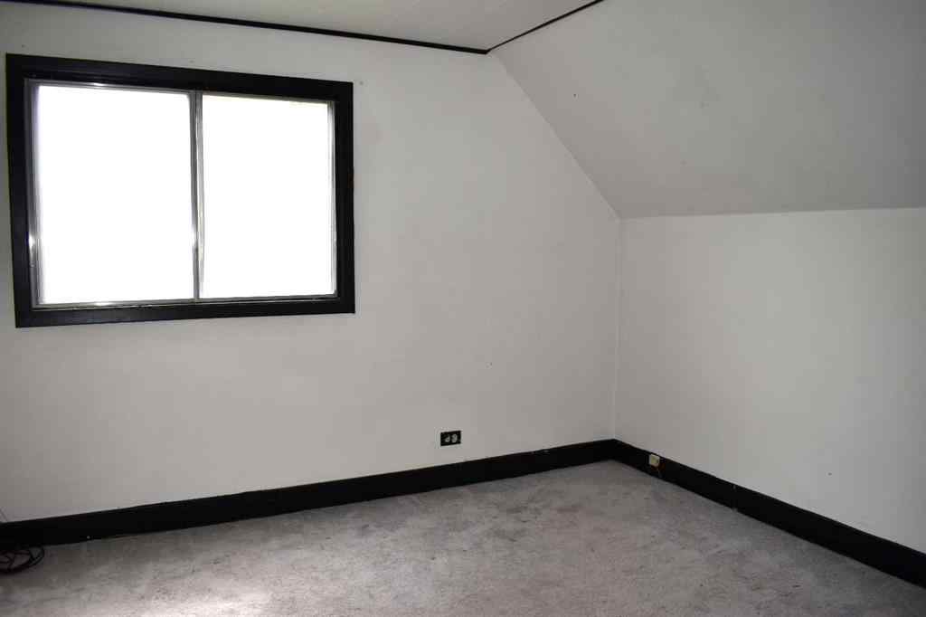 MLS® A2259320 - 7616 34 Avenue NW in Bowness Calgary, Residential