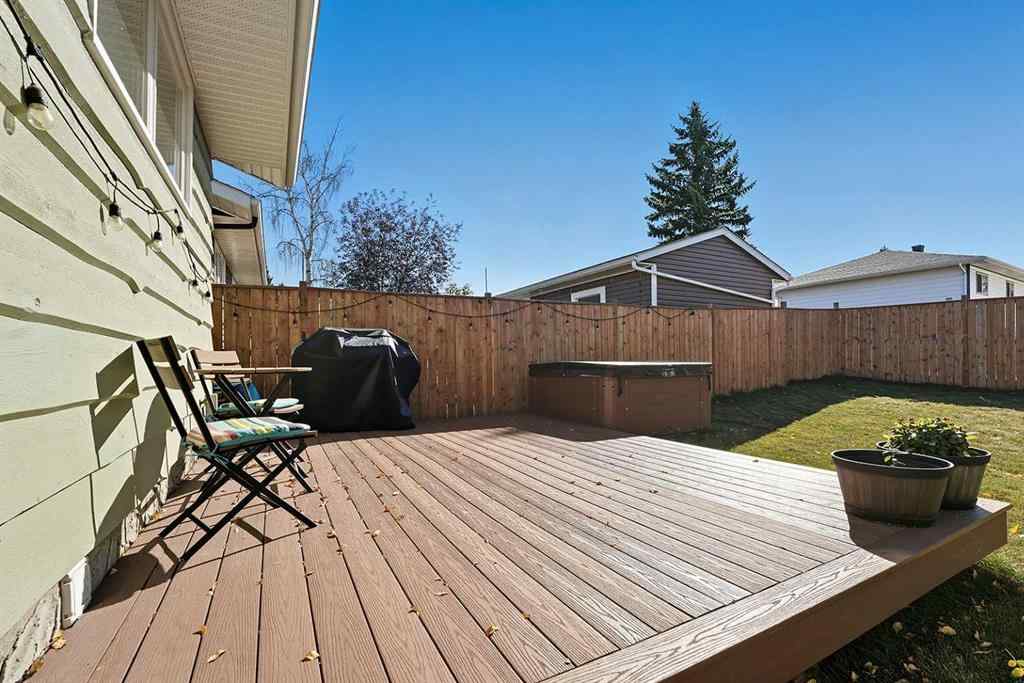 MLS® A2259322 - 5215 38 Street Crescent  in Southwest Innisfail Innisfail, Residential