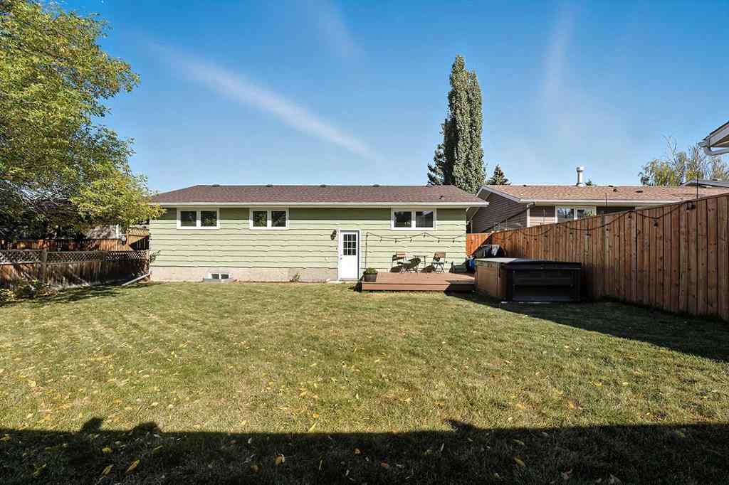 MLS® A2259322 - 5215 38 Street Crescent  in Southwest Innisfail Innisfail, Residential