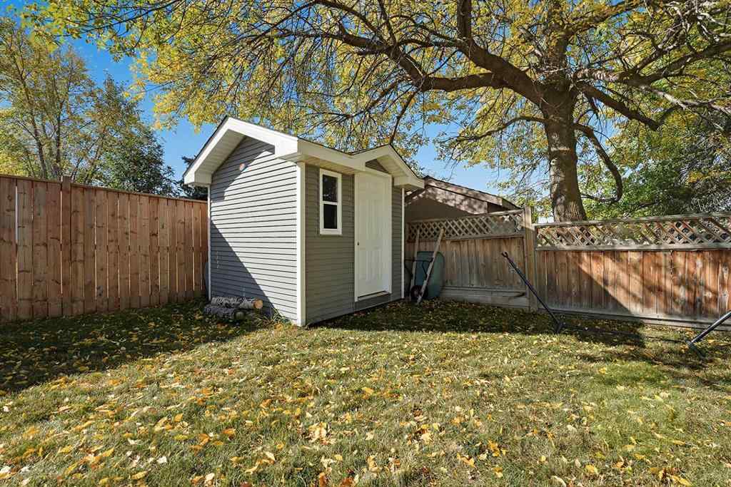 MLS® A2259322 - 5215 38 Street Crescent  in Southwest Innisfail Innisfail, Residential