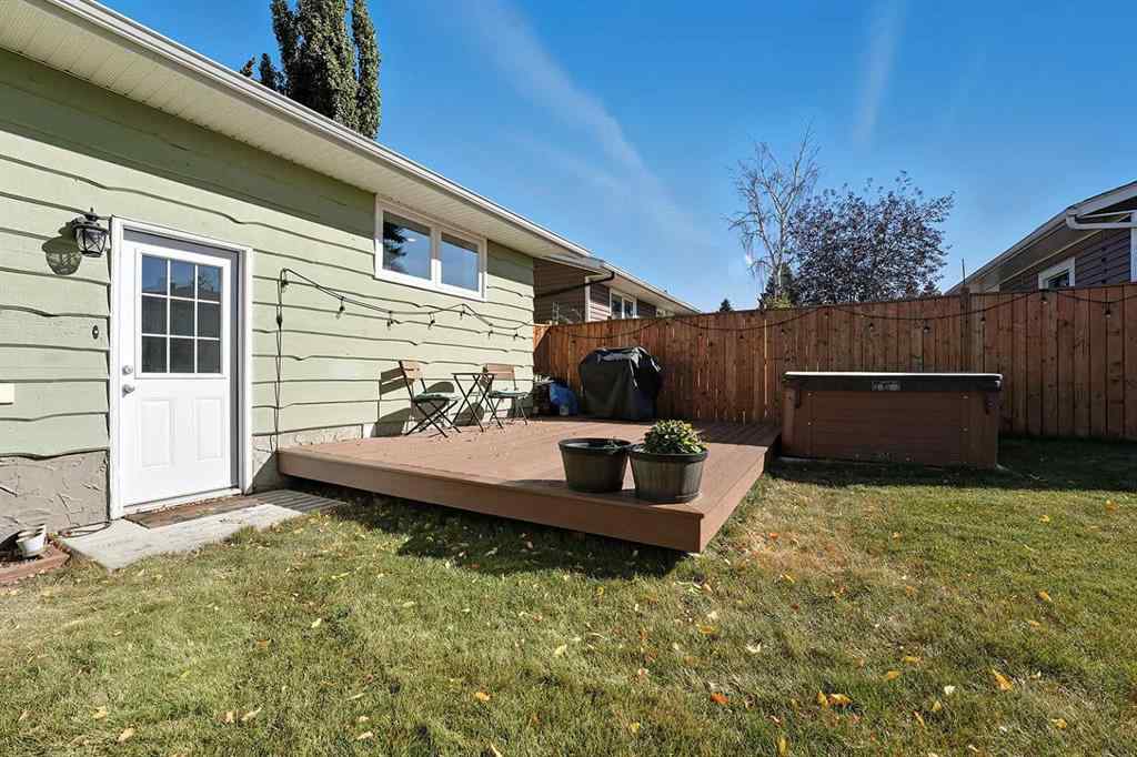 MLS® A2259322 - 5215 38 Street Crescent  in Southwest Innisfail Innisfail, Residential