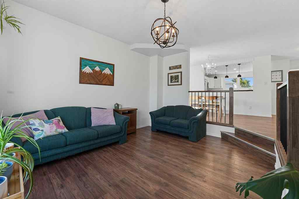 MLS® A2259322 - 5215 38 Street Crescent  in Southwest Innisfail Innisfail, Residential