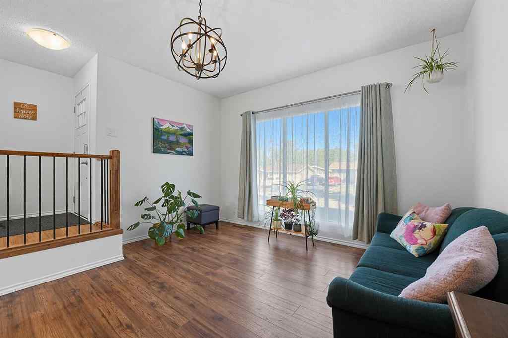 MLS® A2259322 - 5215 38 Street Crescent  in Southwest Innisfail Innisfail, Residential