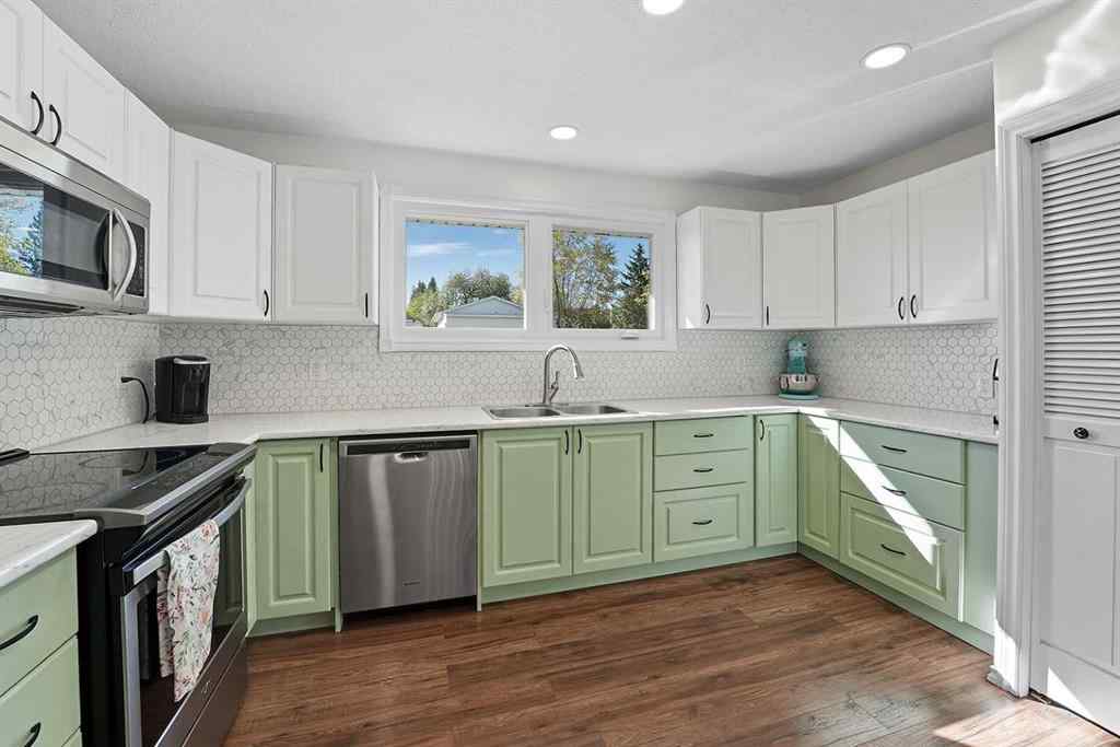 MLS® A2259322 - 5215 38 Street Crescent  in Southwest Innisfail Innisfail, Residential