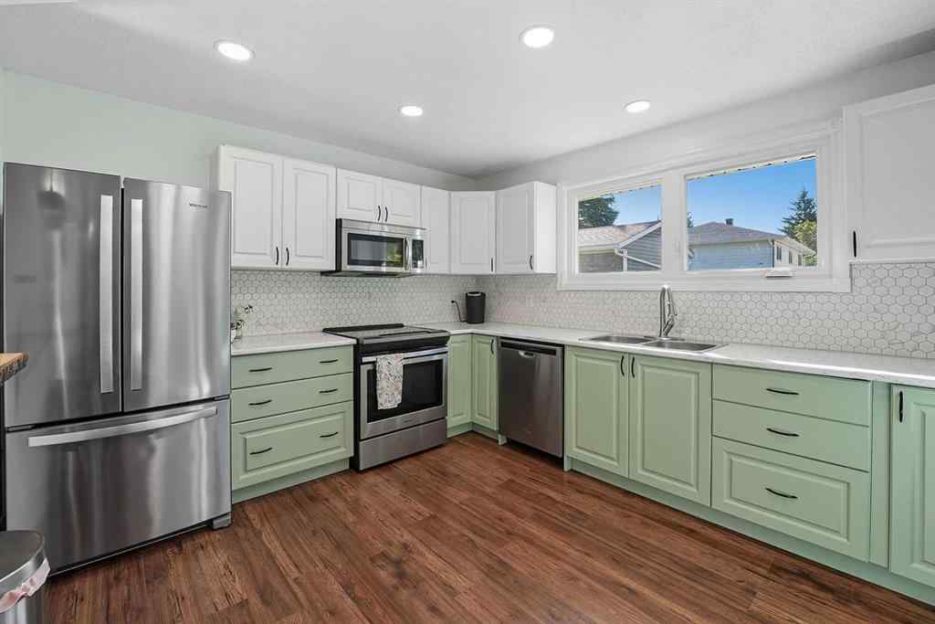 MLS® A2259322 - 5215 38 Street Crescent  in Southwest Innisfail Innisfail, Residential