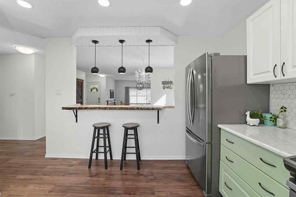 MLS® A2259322 - 5215 38 Street Crescent  in Southwest Innisfail Innisfail, Residential