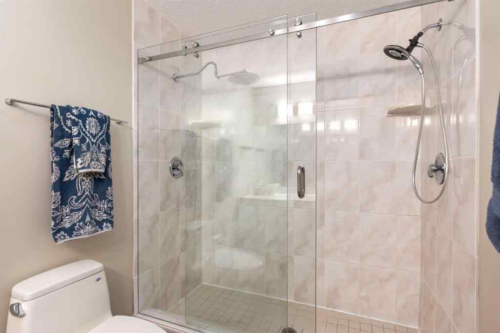 MLS® A2259333 - 4 Wood Willow Place SW in Woodlands Calgary, Residential