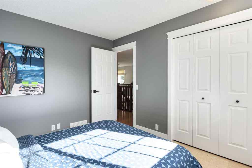 MLS® A2259333 - 4 Wood Willow Place SW in Woodlands Calgary, Residential