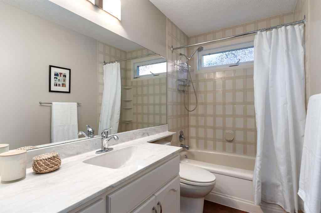 MLS® A2259333 - 4 Wood Willow Place SW in Woodlands Calgary, Residential