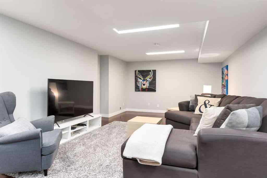 MLS® A2259333 - 4 Wood Willow Place SW in Woodlands Calgary, Residential