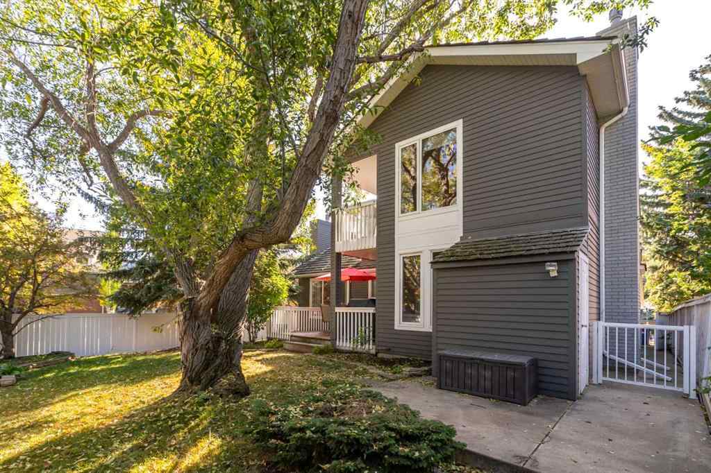 MLS® A2259333 - 4 Wood Willow Place SW in Woodlands Calgary, Residential