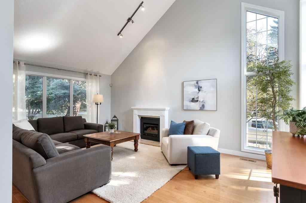 MLS® A2259333 - 4 Wood Willow Place SW in Woodlands Calgary, Residential