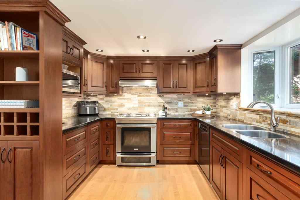 MLS® A2259333 - 4 Wood Willow Place SW in Woodlands Calgary, Residential