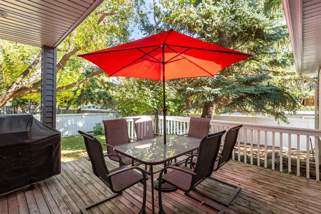 MLS® A2259333 - 4 Wood Willow Place SW in Woodlands Calgary, Residential