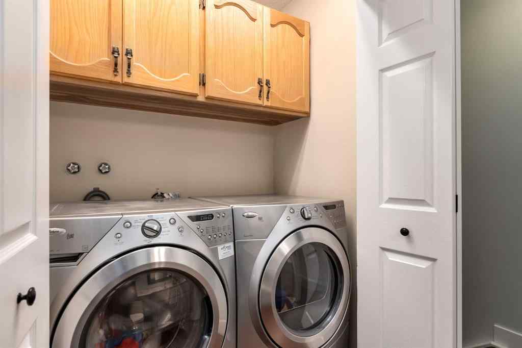 MLS® A2259333 - 4 Wood Willow Place SW in Woodlands Calgary, Residential