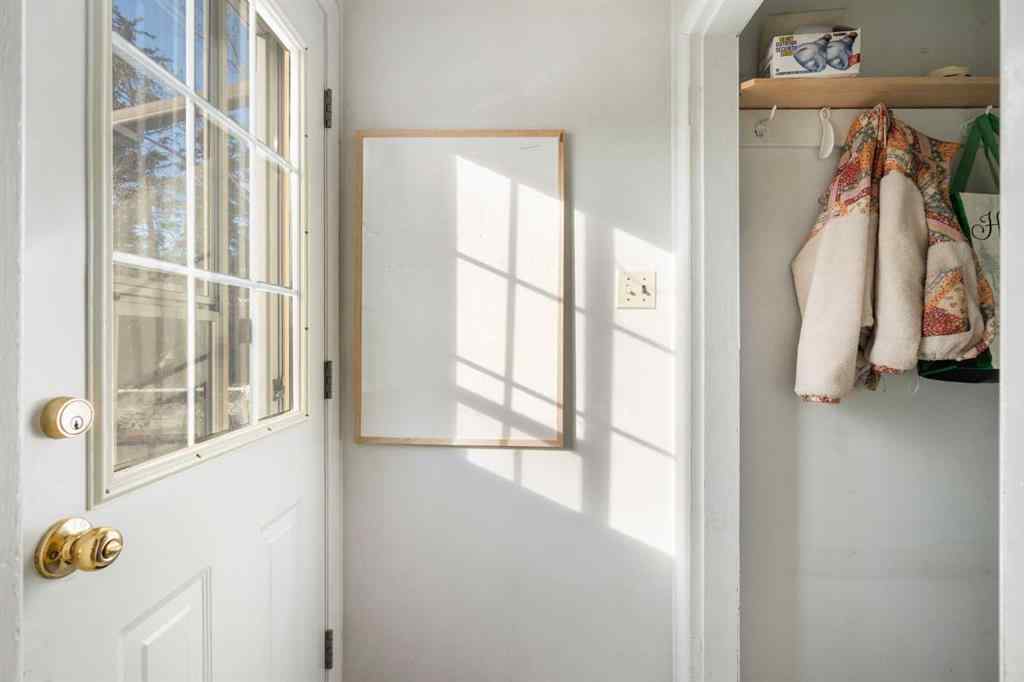 MLS® A2259344 - 4327 20 Avenue NW in Montgomery Calgary, Residential