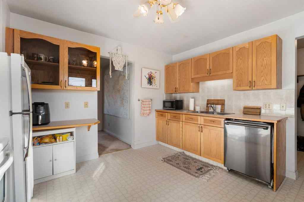 MLS® A2259344 - 4327 20 Avenue NW in Montgomery Calgary, Residential