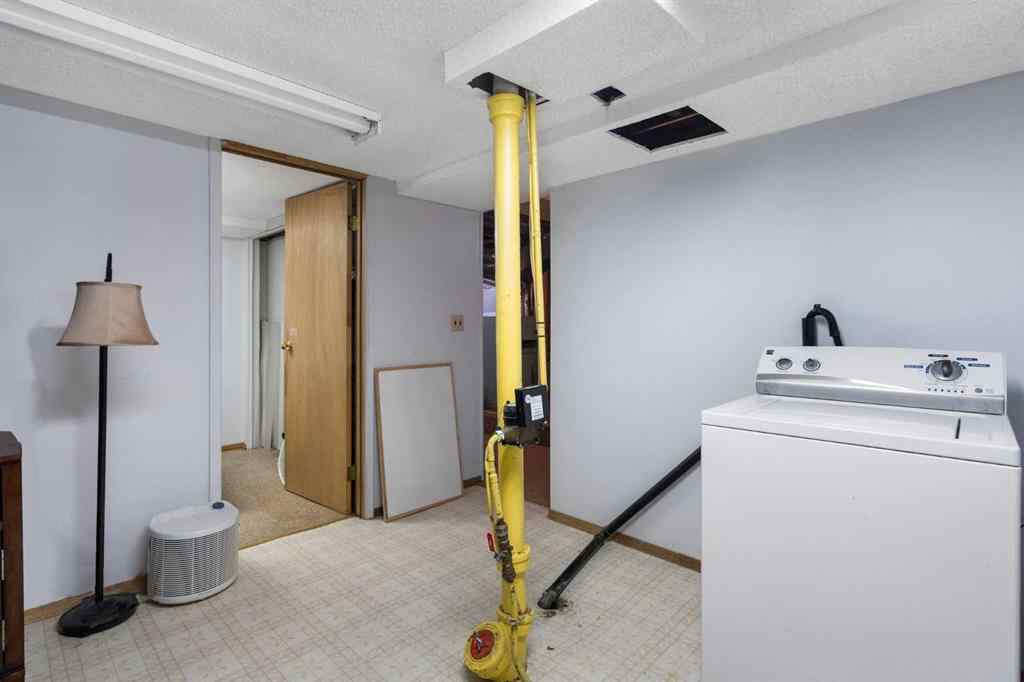 MLS® A2259344 - 4327 20 Avenue NW in Montgomery Calgary, Residential