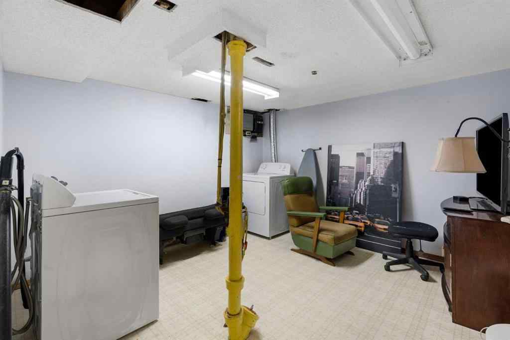 MLS® A2259344 - 4327 20 Avenue NW in Montgomery Calgary, Residential