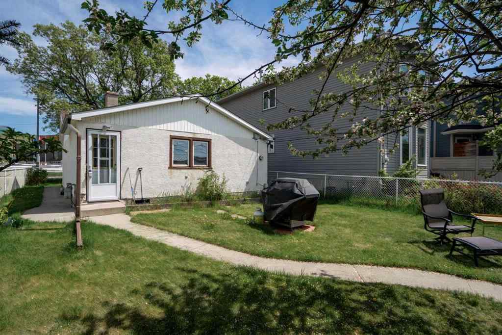 MLS® A2259344 - 4327 20 Avenue NW in Montgomery Calgary, Residential