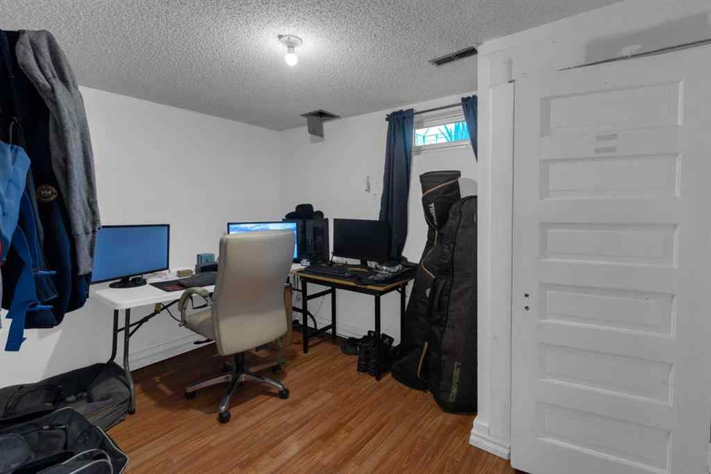 MLS® A2259348 - 31 Rundlelawn Court NE in Rundle Calgary, Residential