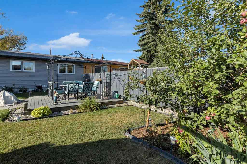 MLS® A2259348 - 31 Rundlelawn Court NE in Rundle Calgary, Residential