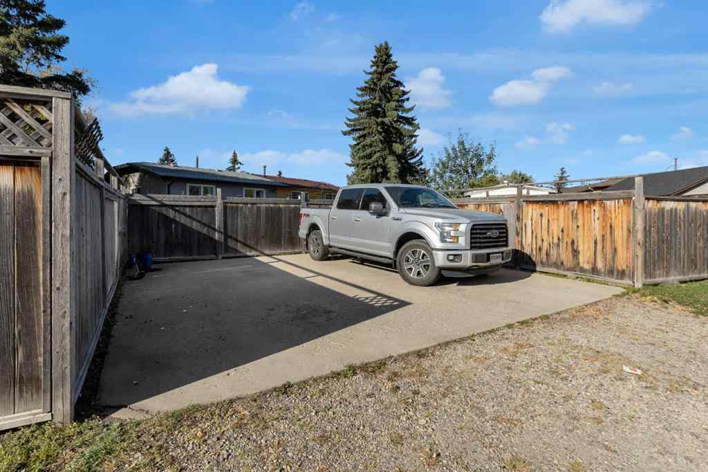 MLS® A2259348 - 31 Rundlelawn Court NE in Rundle Calgary, Residential