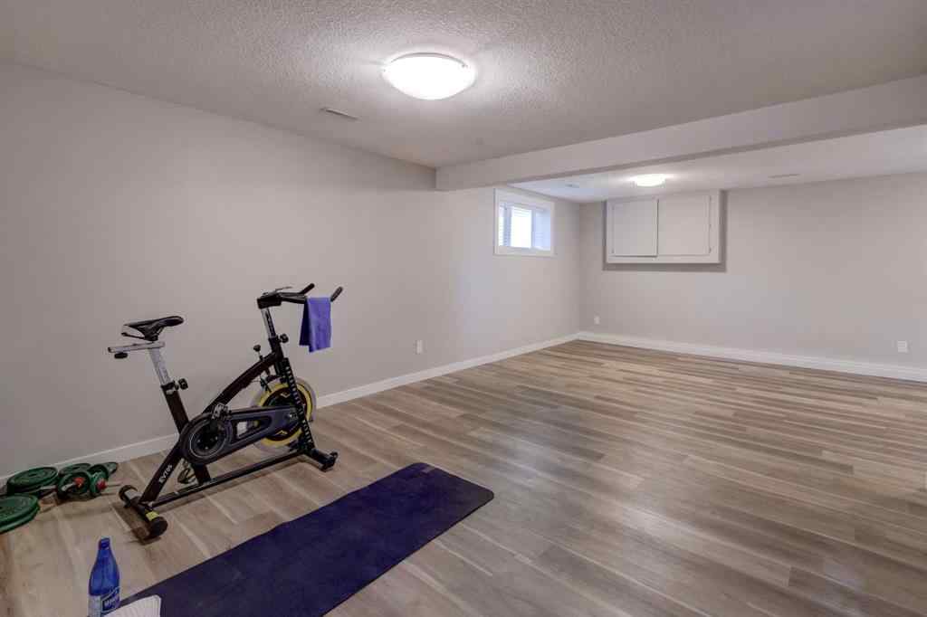MLS® A2259356 - 139 Berkshire Place NW in Beddington Heights Calgary, Residential