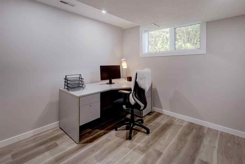 MLS® A2259356 - 139 Berkshire Place NW in Beddington Heights Calgary, Residential