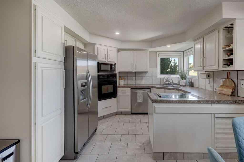 MLS® A2259356 - 139 Berkshire Place NW in Beddington Heights Calgary, Residential