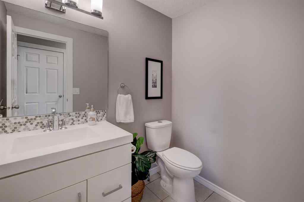 MLS® A2259356 - 139 Berkshire Place NW in Beddington Heights Calgary, Residential