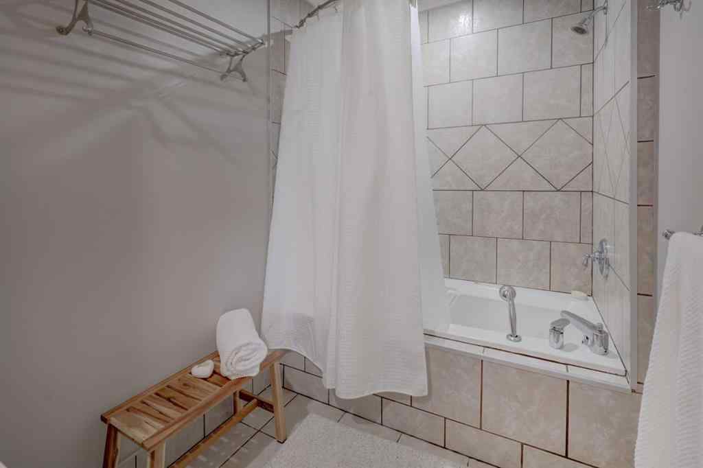 MLS® A2259356 - 139 Berkshire Place NW in Beddington Heights Calgary, Residential