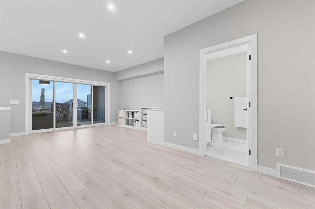 MLS® A2259357 - 3096 85 Street SW in Springbank Hill Calgary, Residential