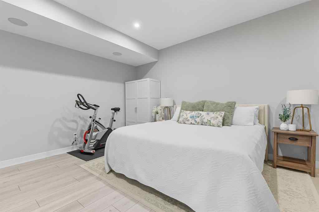 MLS® A2259357 - 3096 85 Street SW in Springbank Hill Calgary, Residential